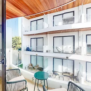https://menesse-midtown-2-unit-208.quintano-roohotels.com